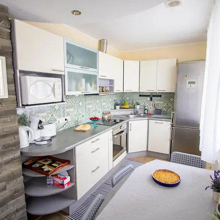 Apartment Niine 11 *